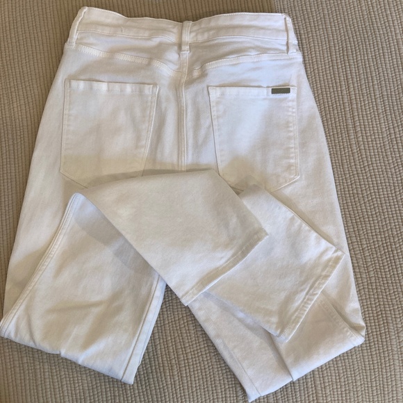 White House Black Market High-Rise White Straight Jeans - 8L - Picture 3 of 10